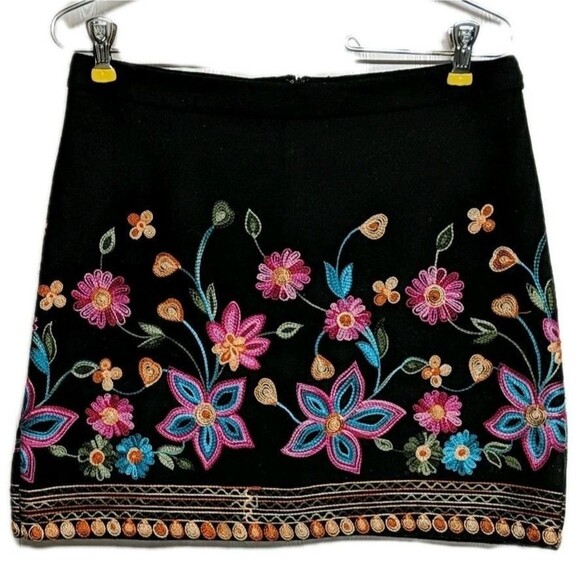 HAYDEN Los Angeles Mini Skirt Women Medium Embroidered Flowers Black Bright M - Picture 1 of 8